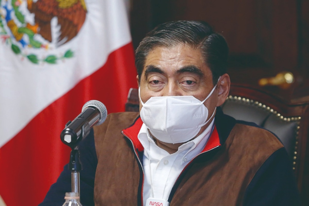 Miguel Barbosa Huerta, gobernador de Puebla. (Especial)