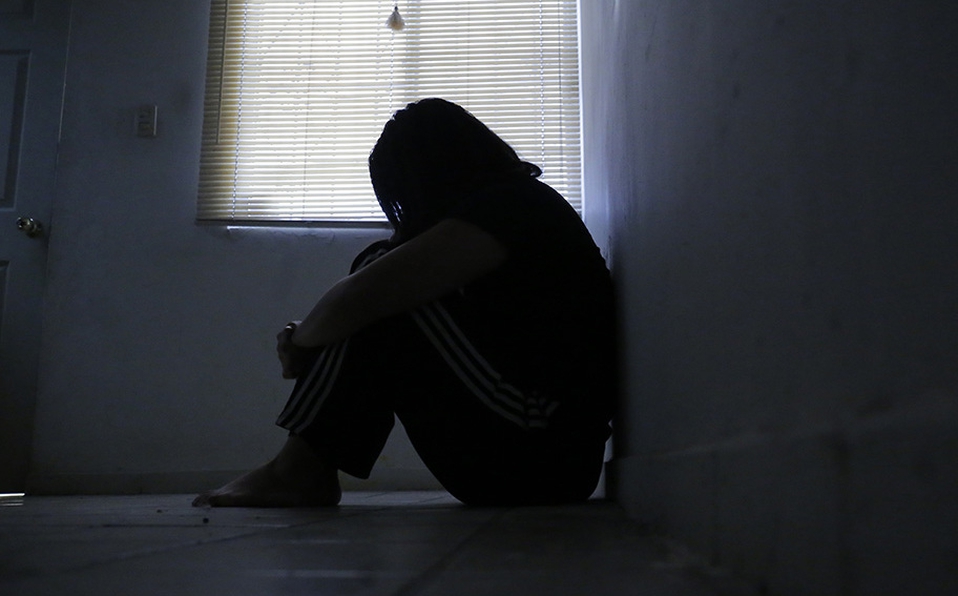 En mujeres la ansiedad en las mujeres se torna mucho más irracional y pude desembocar en ataques de pánico. (Mauricio Román)