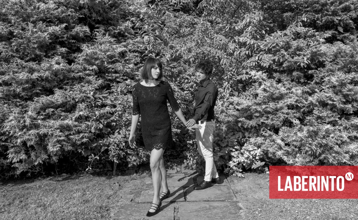Una pareja romántica de "Tras las huellas de Corín". (Fotografía: Marta Soul | martasoul.com)