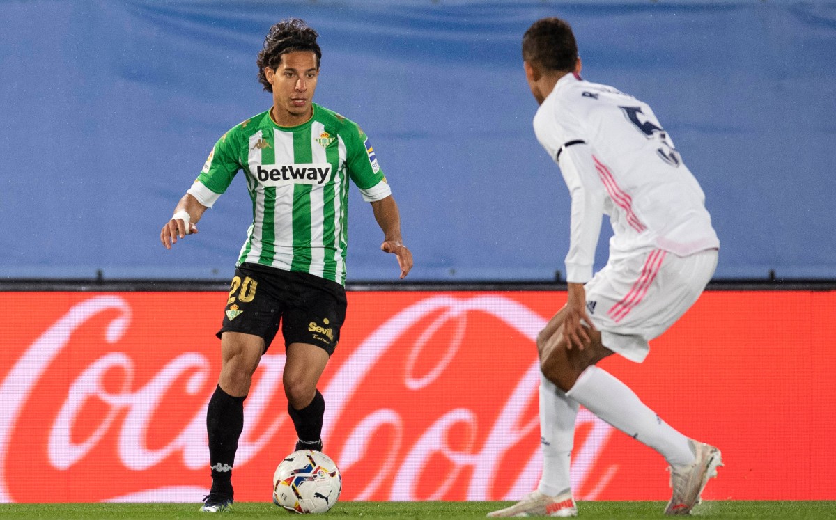 Diego Lainez, durante el partido ante Real Madrid (Twitter: @RealBetis)