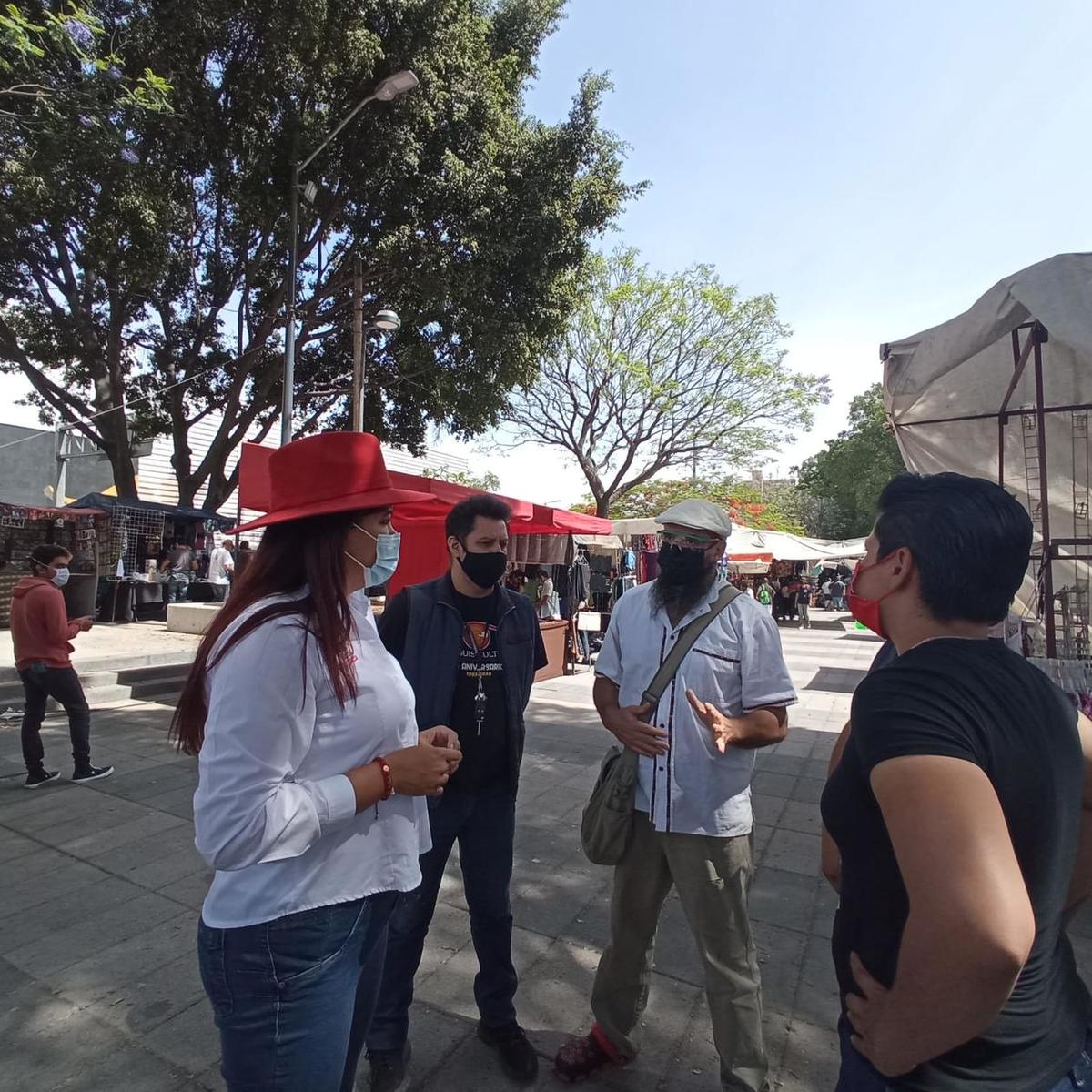 Sofía García visita Tianguis Cultural de Guadalajara (María Ramírez)