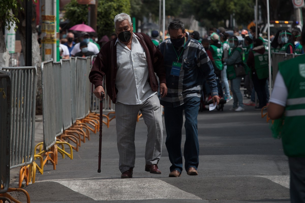 La UAM apoyará la estrategia nacional de vacunación al abrir sus puertas a la comunidad |  Cuartoscuro