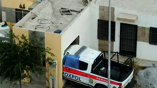 Vinculan a proceso a policía que impactó patrulla contra casa y mató a 2 en Escobedo