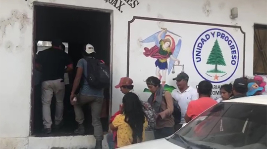 En Oaxaca, resguardan en albergues a víctimas de enfrentamiento agrario