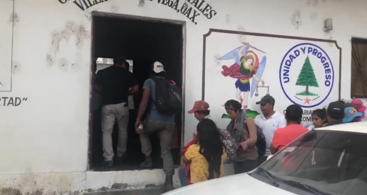 Las víctimas del enfrentamiento agrario fueron trasladadas a un albergue ubicado en una casa comunal. (Especial)