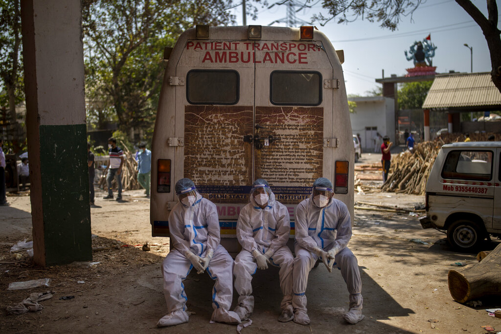 La India acumula también más de 195 mil personas fallecidas por covid-19. | AP
