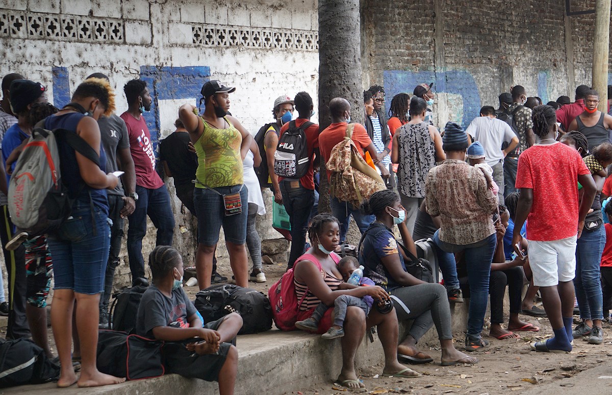 Los migrantes buscan asilos para resguardarse en Tapachula. (Foto: EFE)