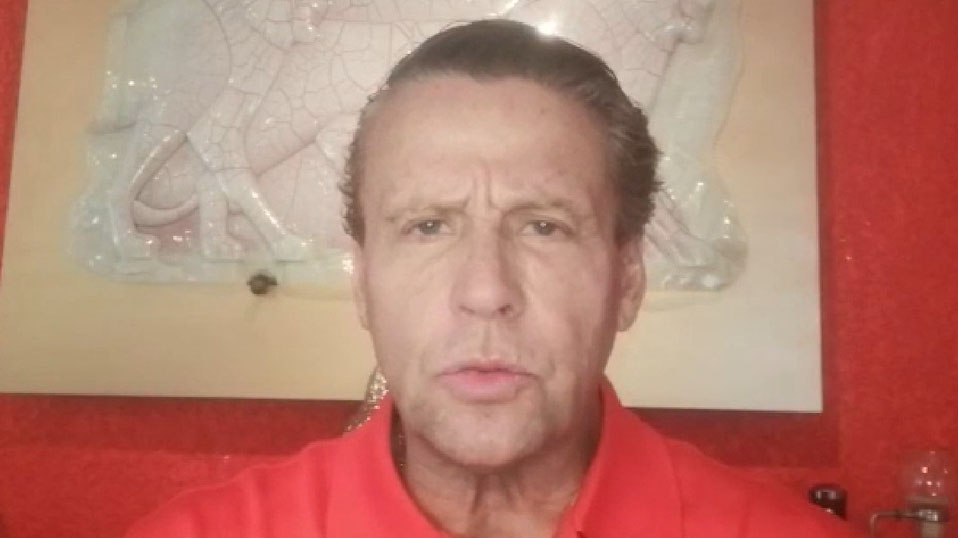 Alfredo Adame se disculpa tras insultar a automovilista