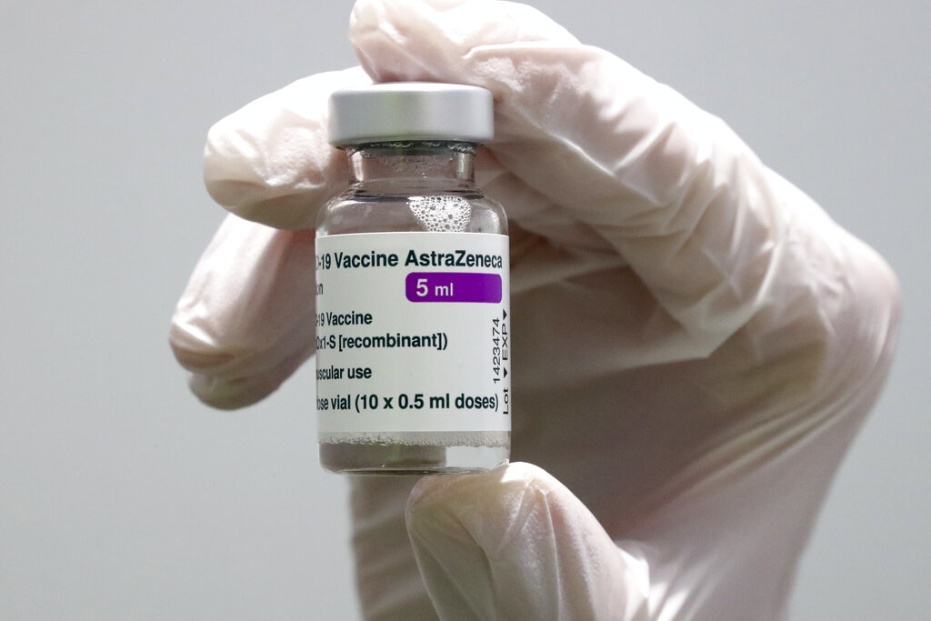 La vacuna de AstraZeneca ha tenido retrasos en su producción a nivel mundial. (AP)