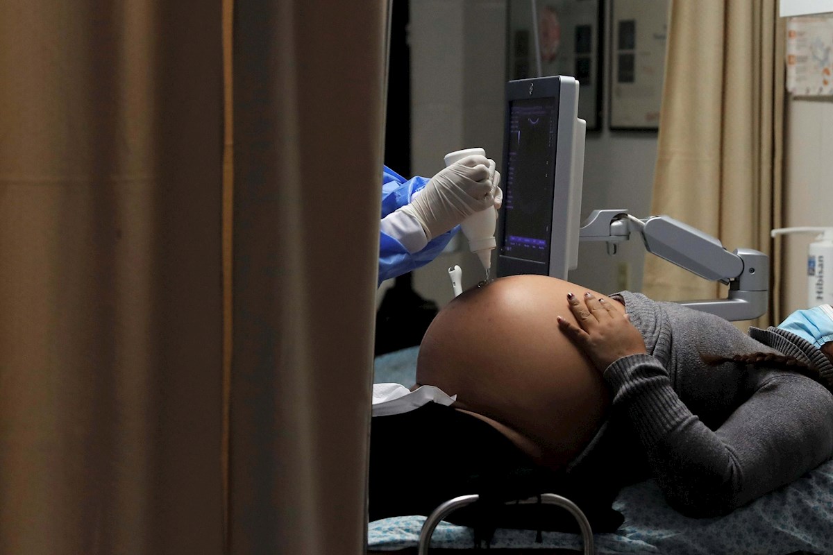La cifra de embarazos con covid-19 en Brasil está generando inquietud entre los expertos y autoridades. | EFE