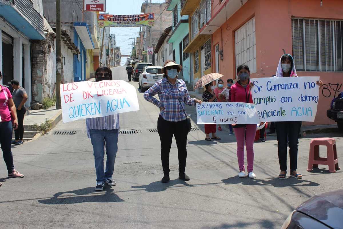 Colocaron candados en las puertas principales para impedir el acceso a dichas oficinas. (Rogelio Agustín Esteban)
