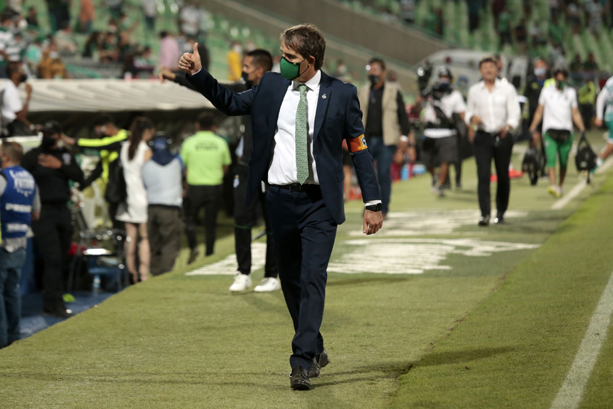 Guillermo Almada externó que desea dar continuidad al proyecto que lo trajo al futbol mexicano. | Mauricio Román