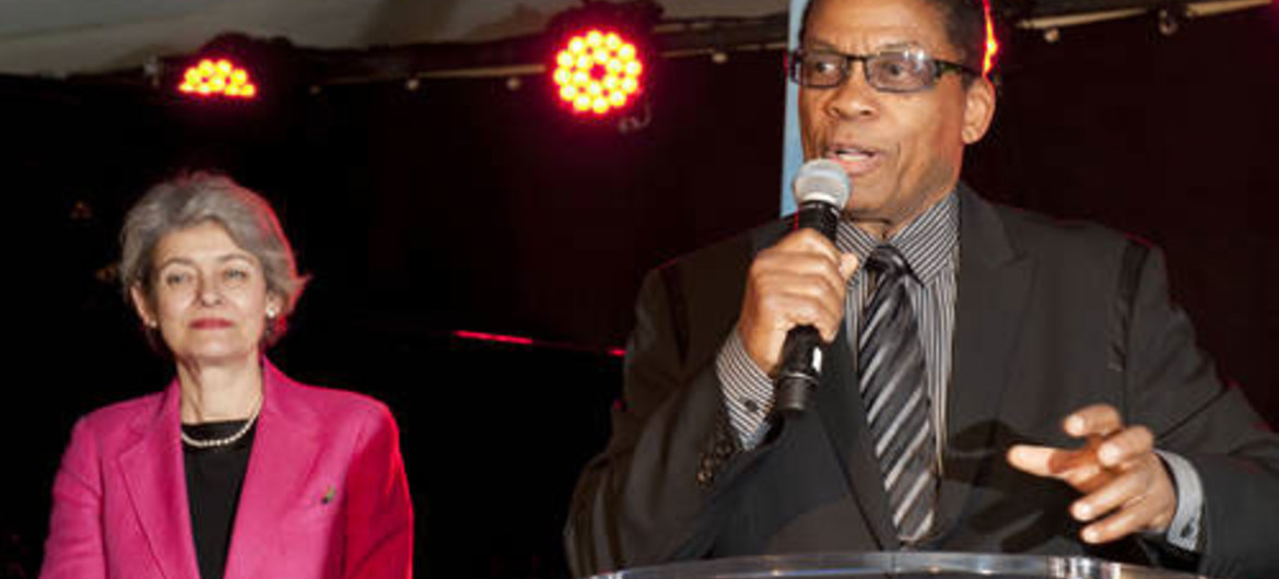 Irina Bokova y Herbie Hancock. (ESPECIAL)