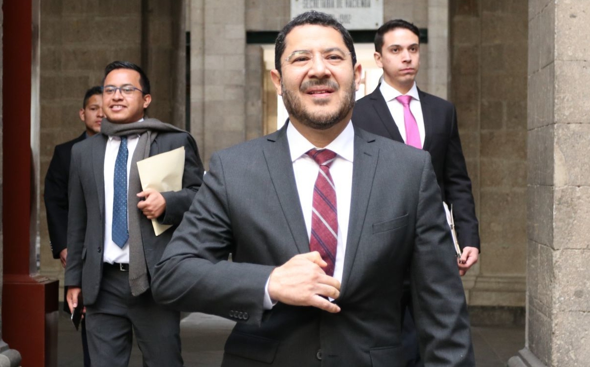 Martí Batres Guadarrama, senador de Morena, a su llegada a un desayuno con el Presidente. (Cuartoscuro)
