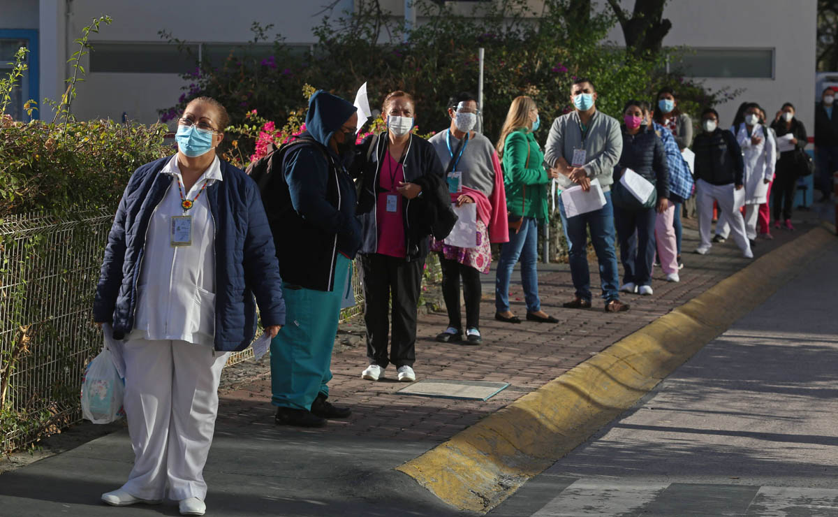 Personal de salud en Jalisco recibe vacuna contra covid-19 (Fernando Carranza)