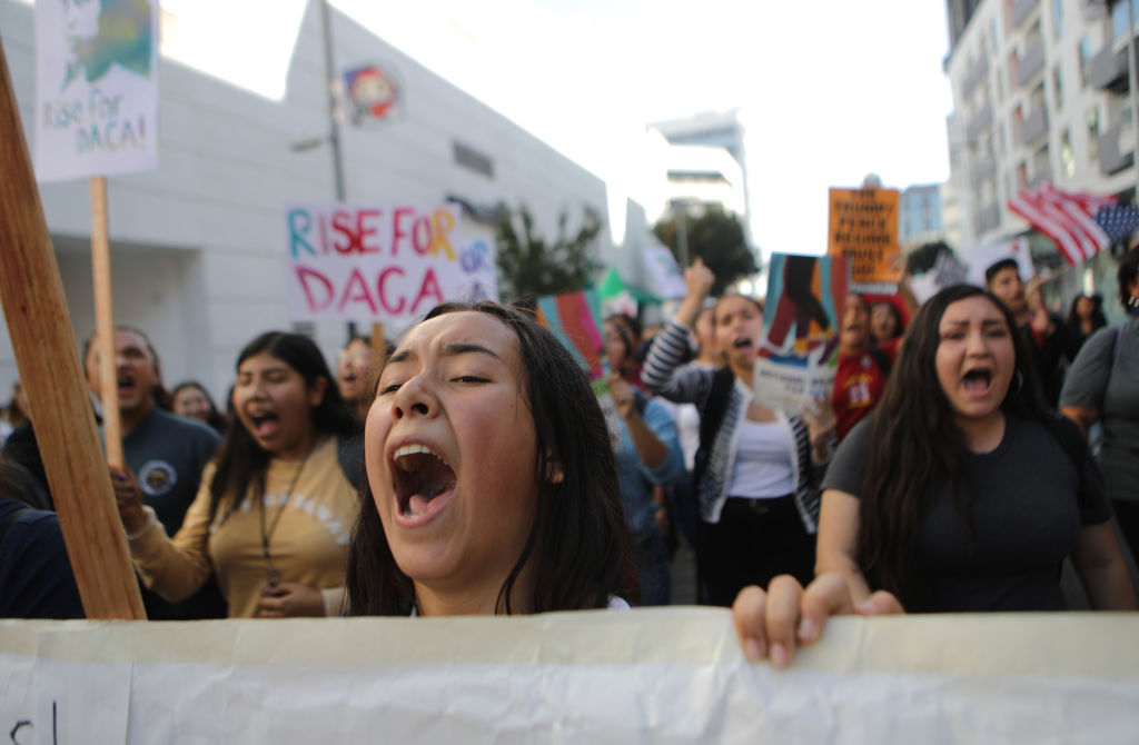 Jóvenes ‘dreamers’ manifestándose frente a la Corte Suprema de los Estados Unidos en 2019. / Getty Images.