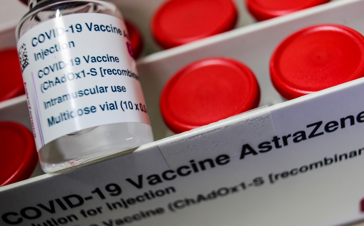 En Reino Unido se han administrado unos 22 millones de primeras dosis de la vacuna de AstraZeneca | Reuters