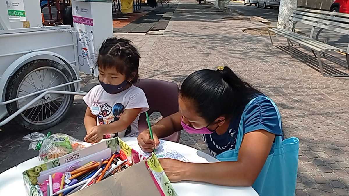 Alma y Delia celebran en Día del Niño en Tehuacán. (Apolonia Amayo)