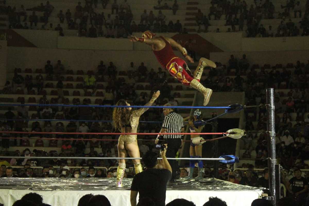 Gran reencuentro entre luchadores y afición en el Centro de Convenciones de Ciudad Madero