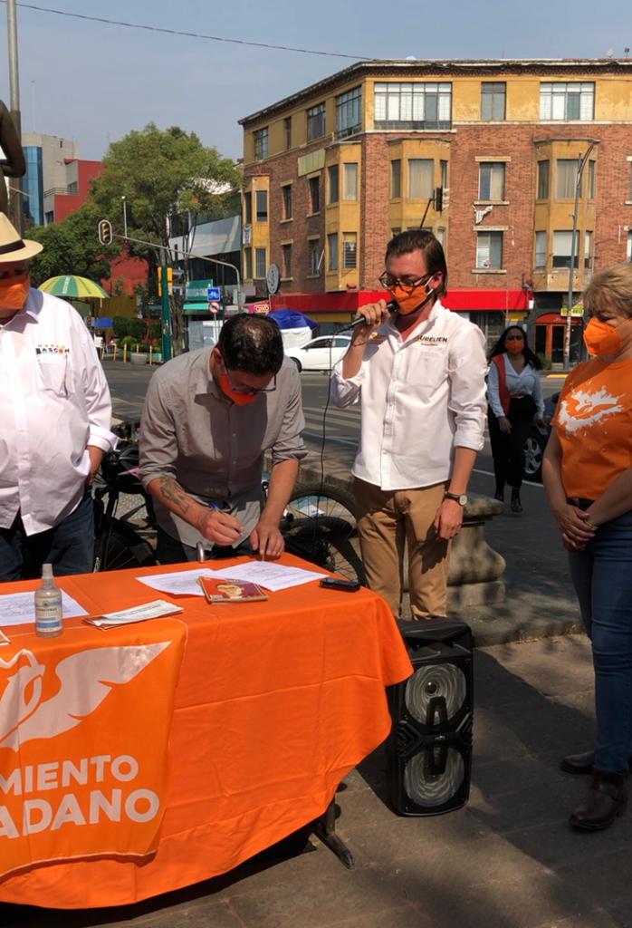 Los candidatos a alcaldes por la alcaldía Cuauhtémoc y Benito Juárez se comprometieron con los cerca de 500 mil repartidores de aplicaciones que traba