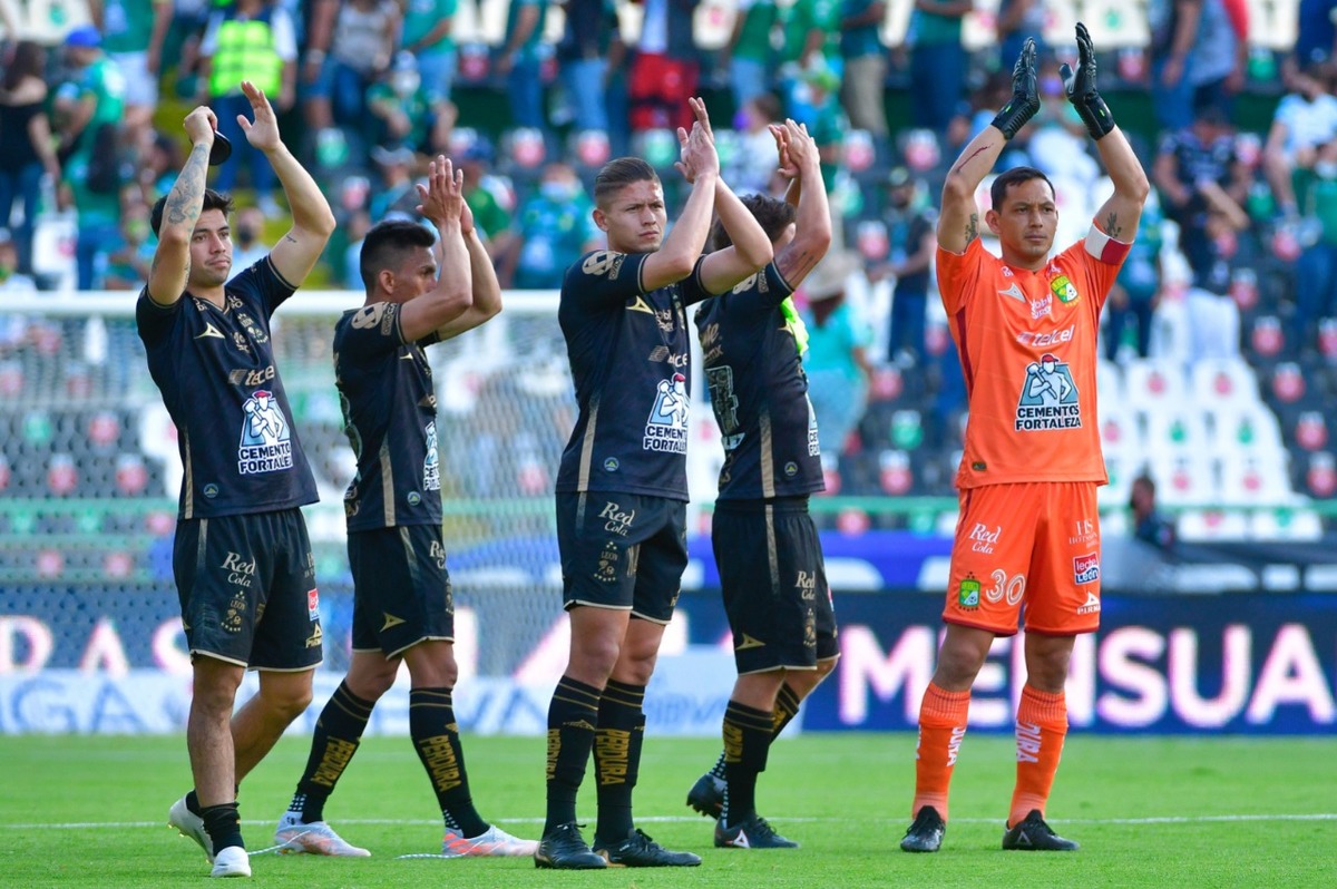 León sueña con evitar la reclasificación tras vencer a Querétaro