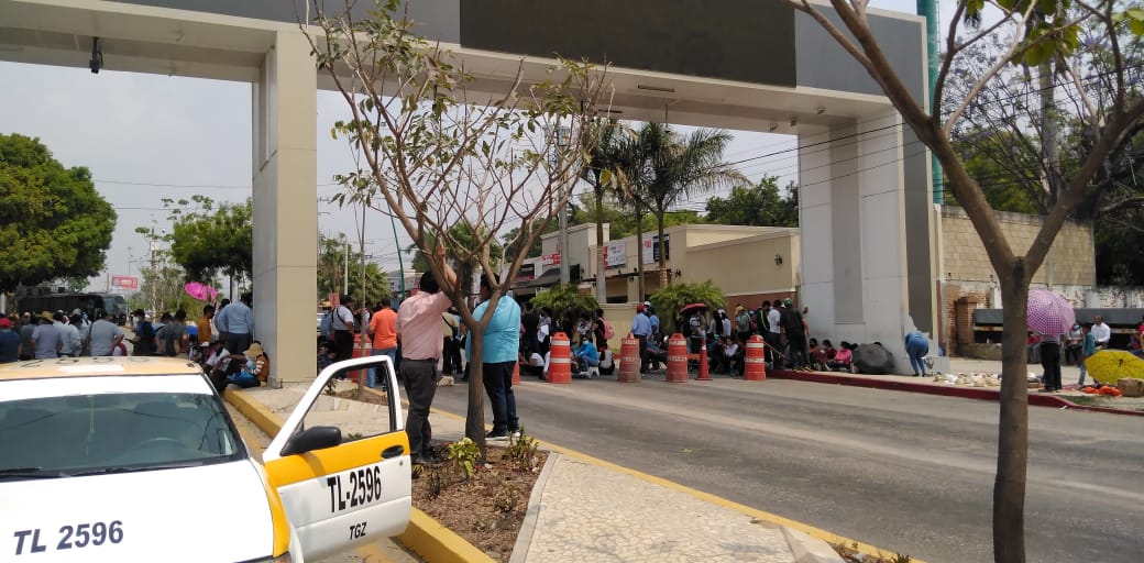 Los maestros comenzaron con los bloqueos en Chiapas desde las 9:00 horas. (Especial)