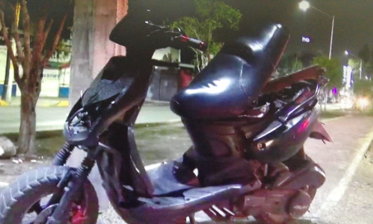El motociclista salió proyectado contra el suelo. | Enrique Luna