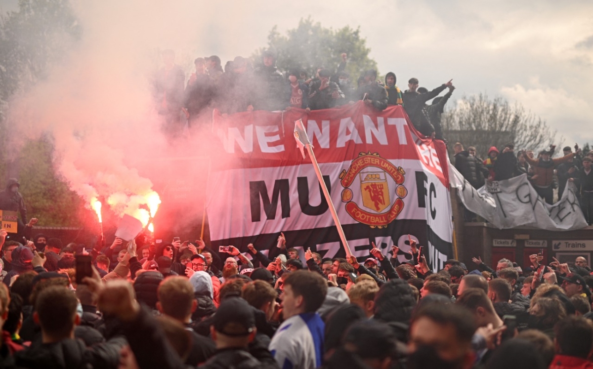 Aficionados protestan contra dueños del Manchester United (AFP)