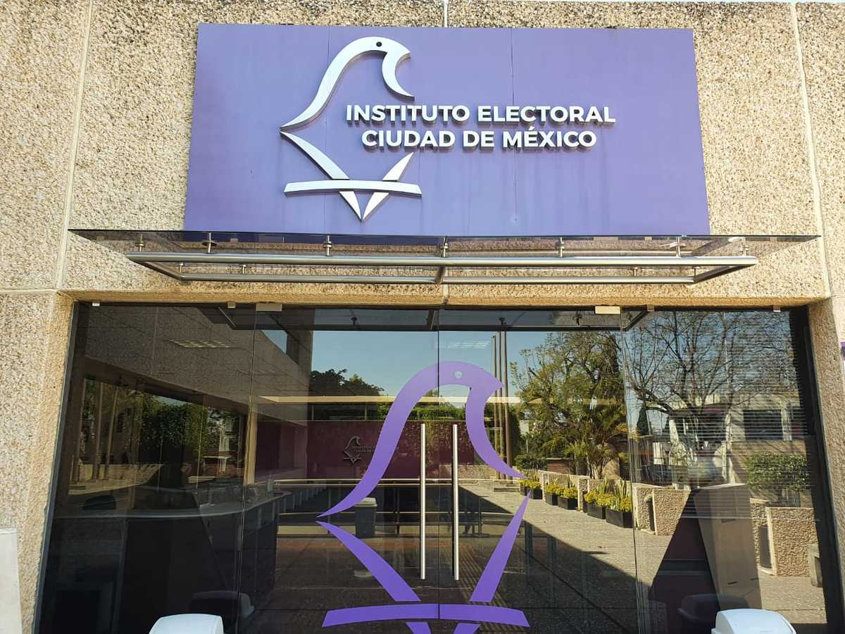 El Instituto Electoral de CdMx, agregó que, el propio orden constitucional garantiza mecanismos para asegurar que se cumpla con el funcionamiento míni