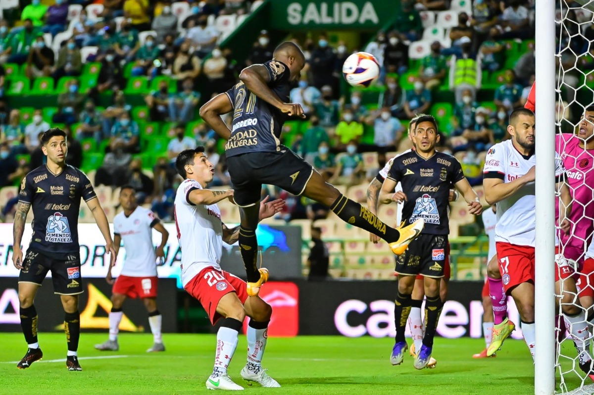 León enfrenta a Toluca el domingo por la reclasificación. ESPECIAL