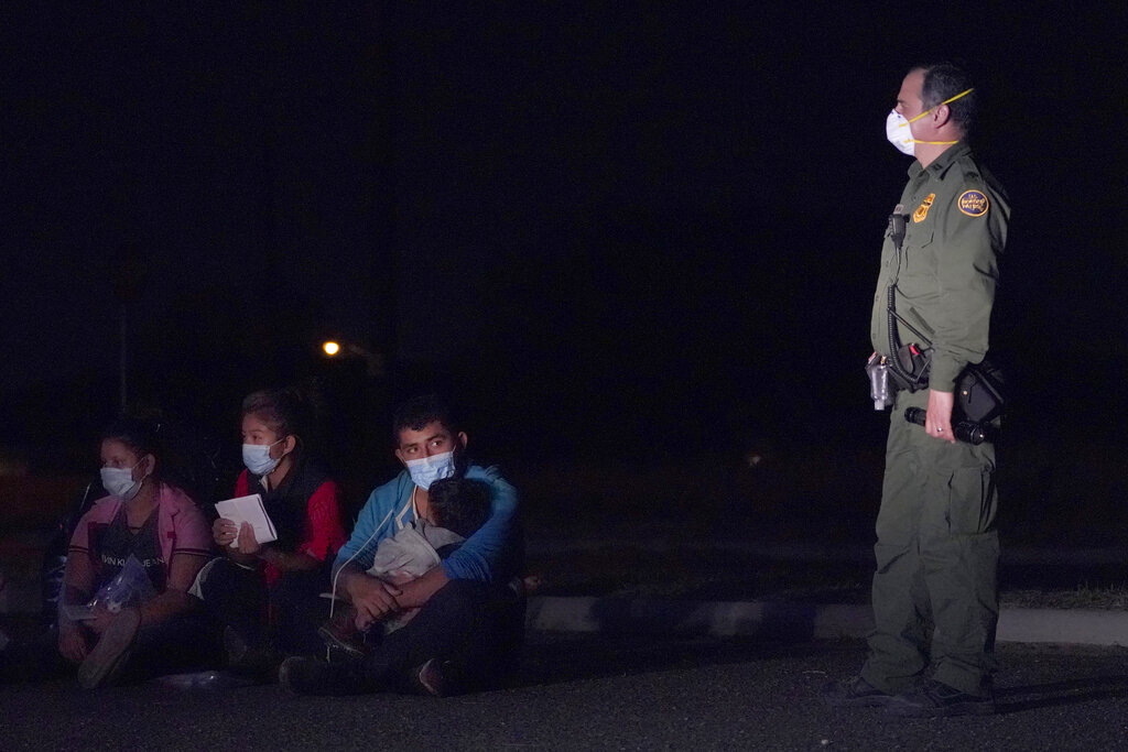 Los migrantes centroamericanos buscan ingresar a Estados Unidos para huir de la violencia y la pobreza. (AP)