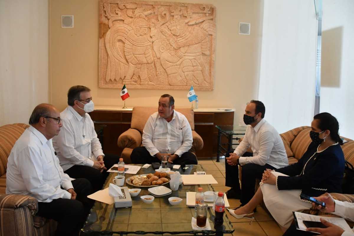 Presidente de Guatemala visita México. (Twitter)