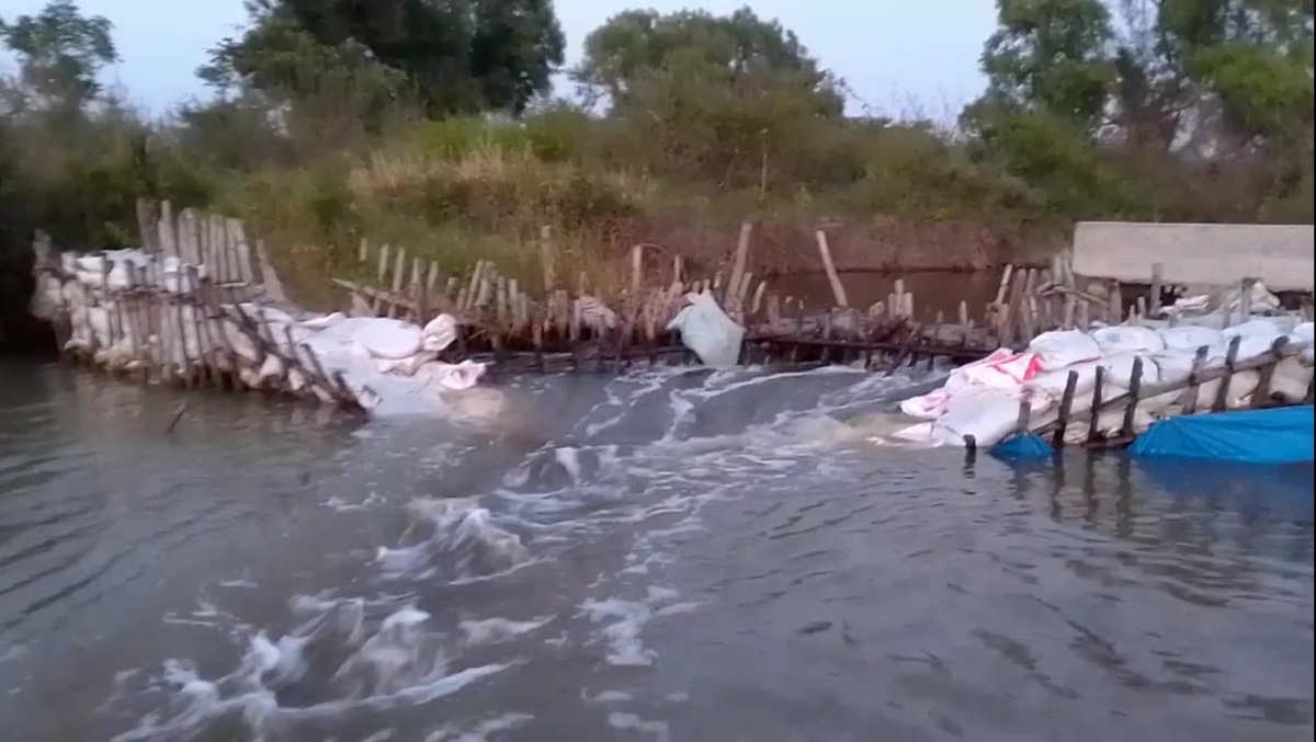 Ruptura en dique el Camalote, en Altamira Tamaulipas y entrada del mar.