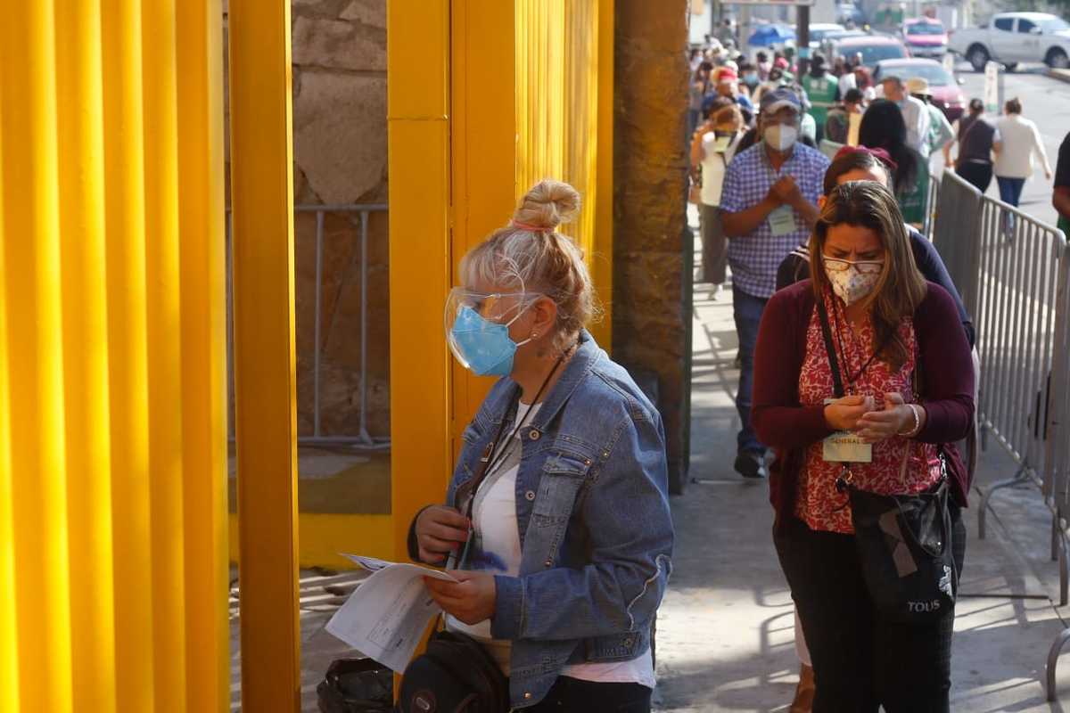 La sede para aplicar la vacuna en la alcaldía Gustavo A. Madero es en la Preparatoria número 9. |Araceli López