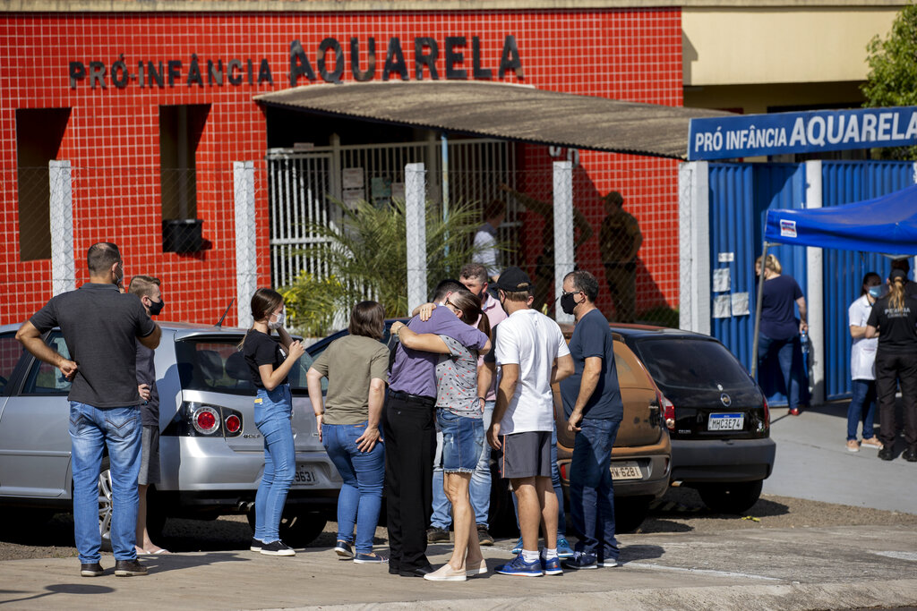 El agresor atacó una guardería de la localidad de Saudades, al sur del país. (AP)