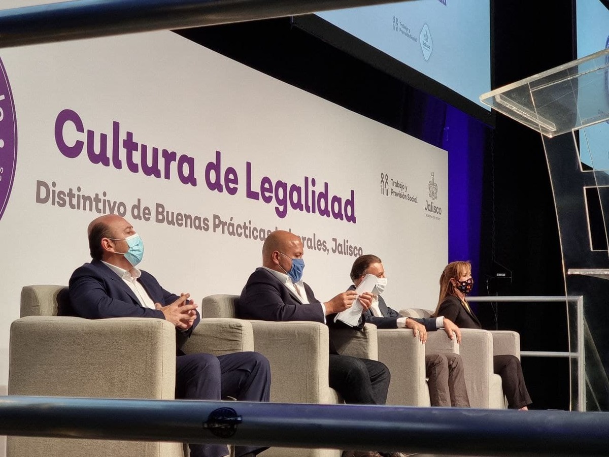 Jalisco reconoce a 100 empresas con distintivo por buenas prácticas laborales (Especial)