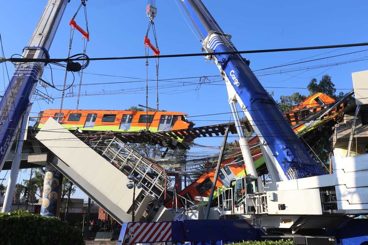 Labores de remoción de escombros en L12 del Metro CdMx./ Javier Río