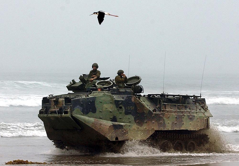 Un vehículo de asalto anfibio de la Infantería de Marina de los EE. UU. / Fotografía: Associated Press.