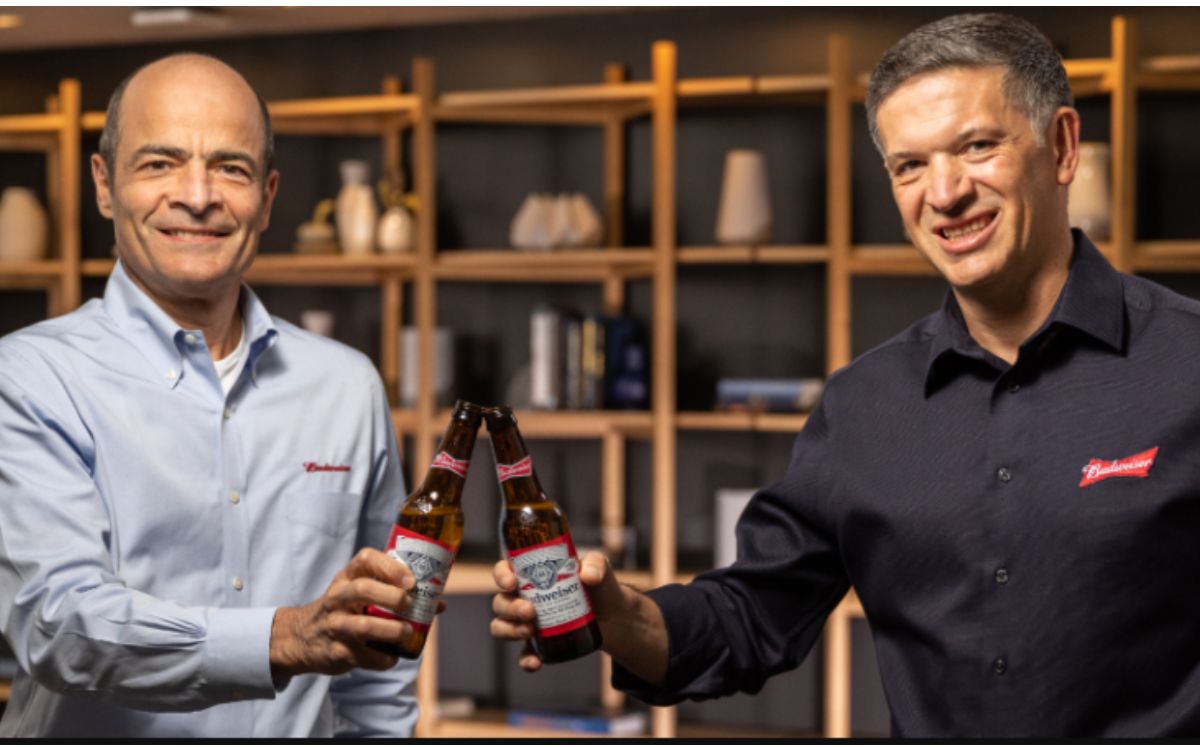 AB InBev anuncia la sucesión de su CEO,  Carlos Brito; Michel Doukeris asumirá el cargo a partir del 1 de julio. Foto: (Especial)