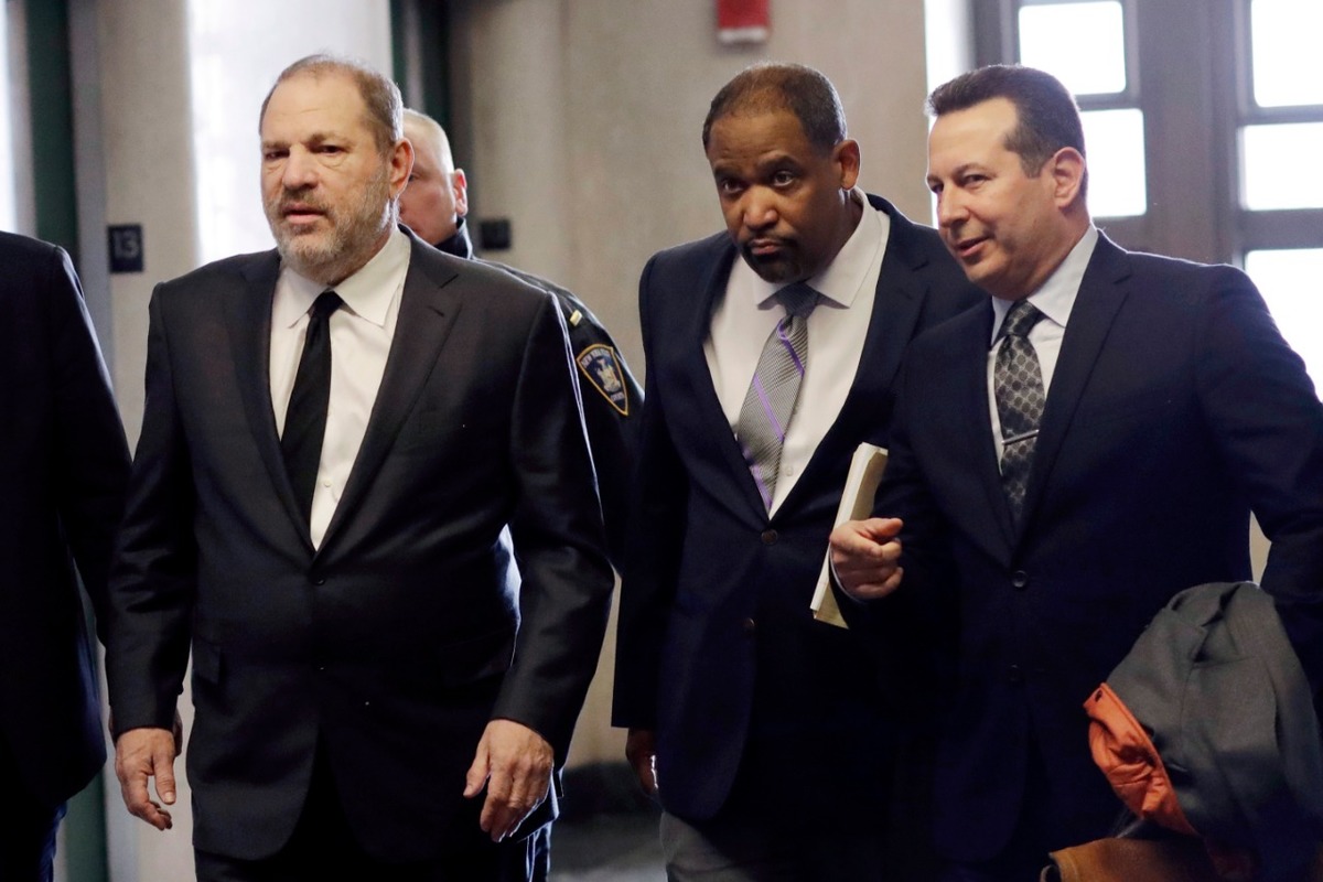 Harvey Weinsten y sus ex abogados | AP