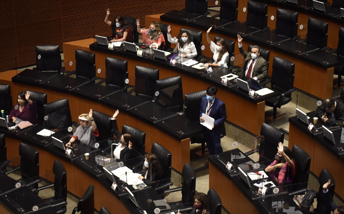 Los legisladores discutieron la creación de una comisión para investigar el derrumbe del martes. (Cuartoscuro)