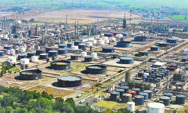 Aspecto de la refinería de Salamanca. Javier Ríos