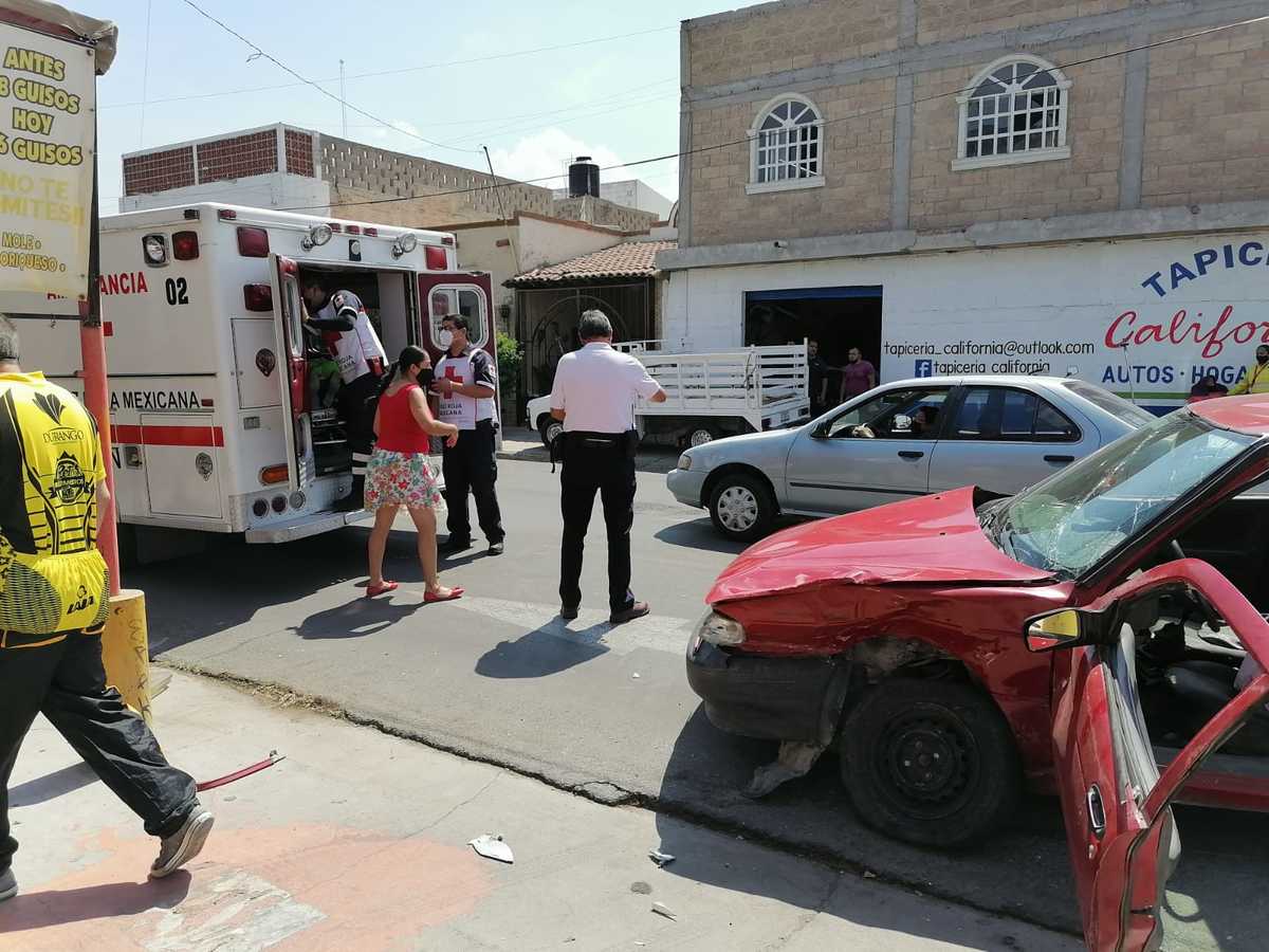 Cinco personas lesionadas y daños considerables fue el resultado de un choque. (Notivox Digital)