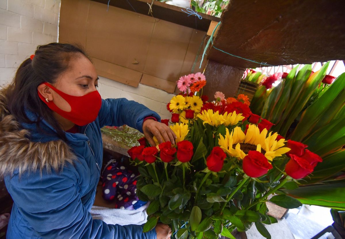 Los veracruzanos podrán acudir a los cementerios con atención a las medidas sanitarias. (Cuartoscuro)