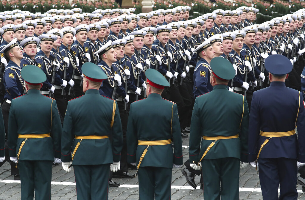 En un desfile militar en la Plaza Roja de Moscú, Vladimir Putin recordó la victoria tras la Segunda Guerra Mundial.| AP