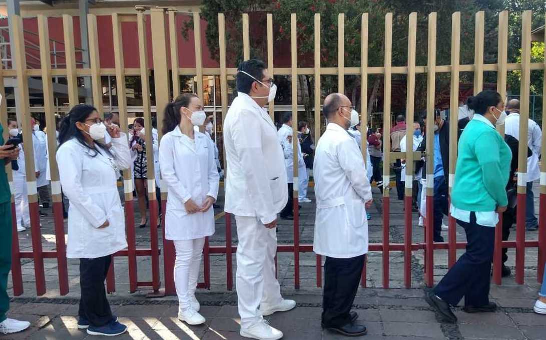 https://cdn.milenio.com/uploads/media/2021/05/09/medicos-sector-recibir-vacuna-cesar_12_71_1091_679.jpg