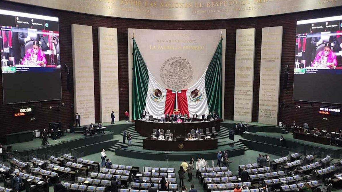 Diputados 'congelan' nueve de cada 10 iniciativas; aprueban 573 en 32 meses