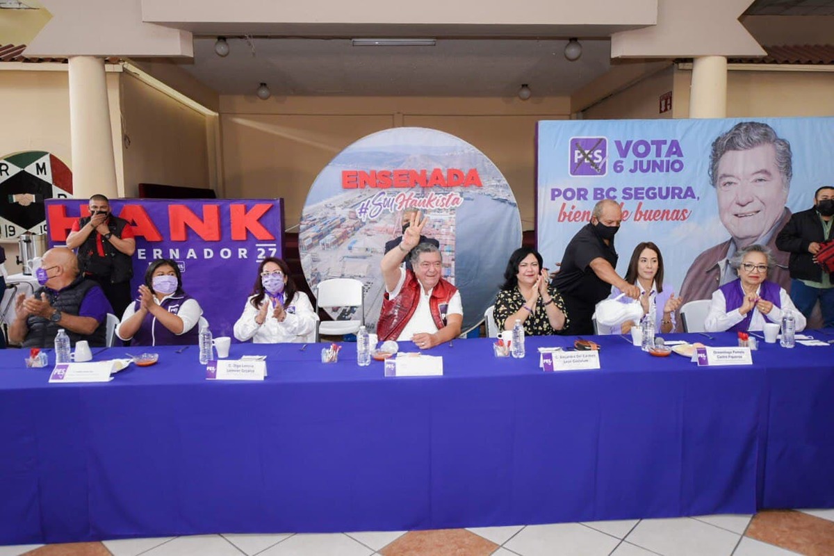 El candidato del PES se reunió con mujeres por el Día de las Madres.