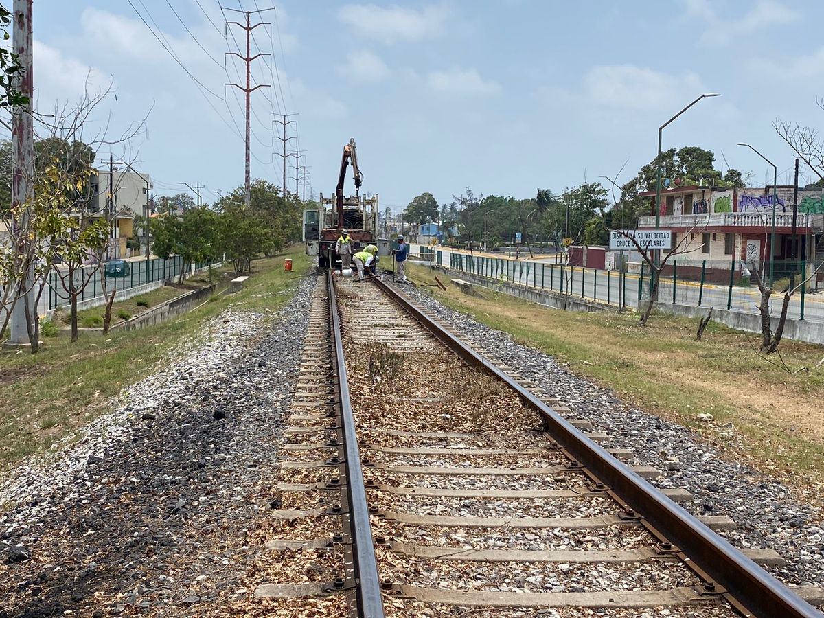 Ferromex atiende afectaciones en tramo de vía de Ciudad Madero. (Antonio Campos)