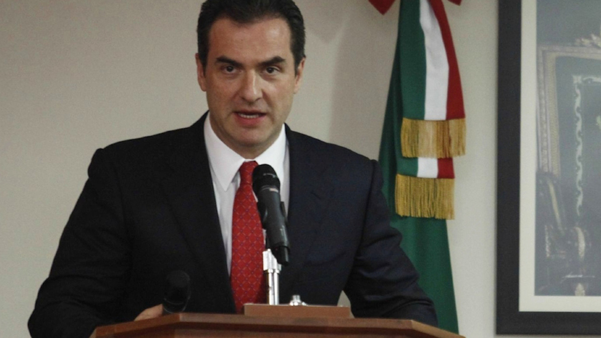 Adrián de la Garza no ha cometido delitos: PRI